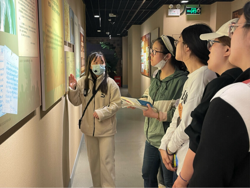 1715776127476402.gif 1715776127476402.gif